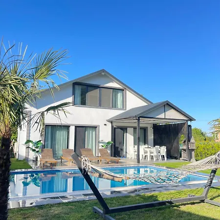 Akca Villa Masukiye